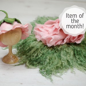 Felted baby girl hat, newborn wool phoho props, studio photography props, flower bonnet