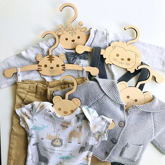 Customised Small Wooden Baby Clothing Hanger for Babies Wooden Hangers -  China Hanger and Wooden Hanger price