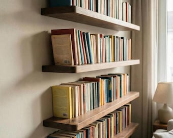 Houten zwevende plank met afgeronde rand – moderne boekenplank aan de muur