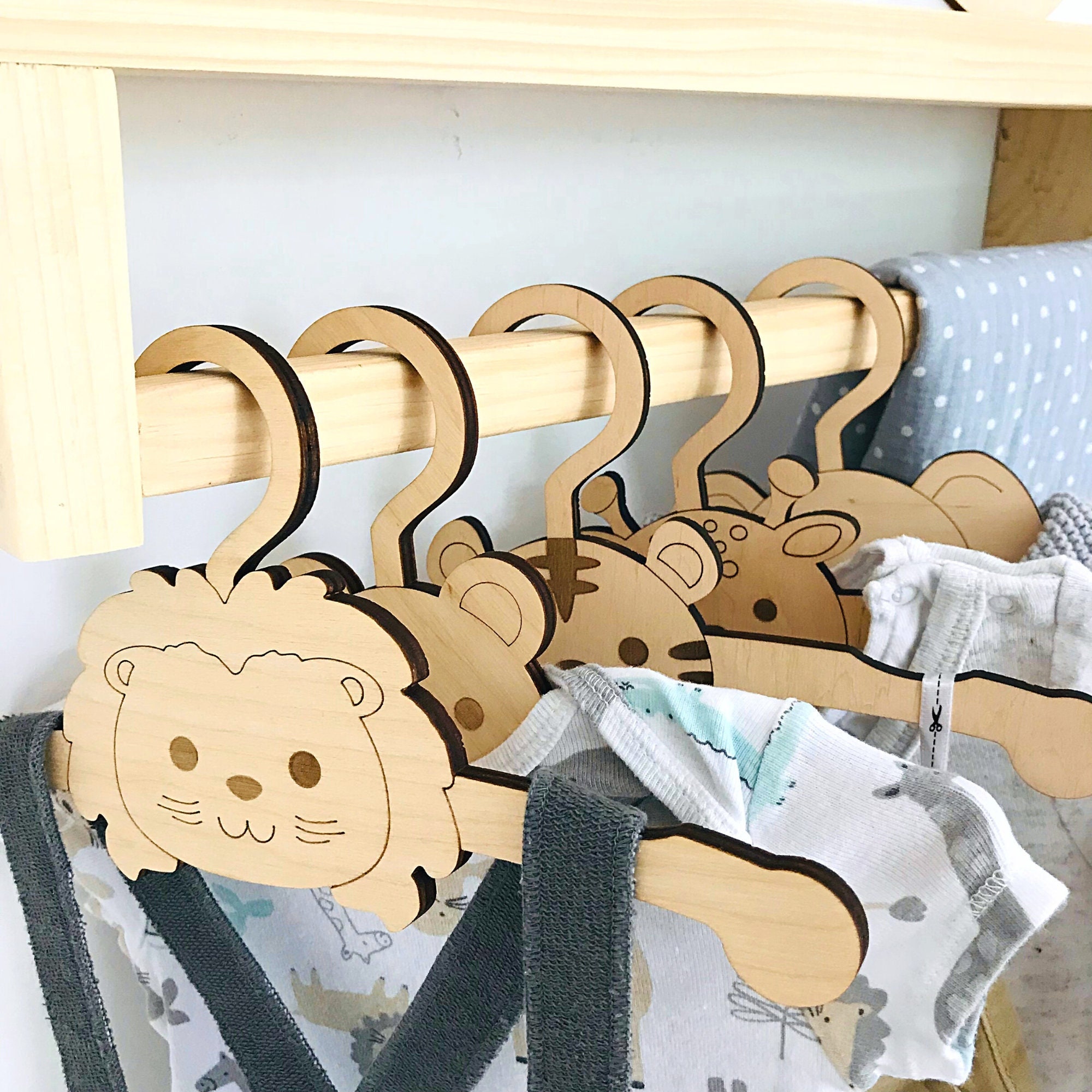 5 Pack Kids Hangers Baby Hanger Wooden ,8.6 INCH Pet Clothes Hangers for  for Dog Cat Baby Toddler Kids Little Hangers for Doll Dress Clothes Gown