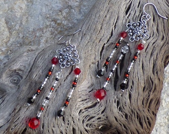 Ochse Platz filigrane Ohrringe mit Perlen Hand baumelt in rot, klar, grau und schwarz Glas, Kristall und chirurgischem Stahl Ohrhaken Silber