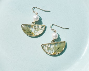 Resin Pressed Real Green Leaves with Fresh Water Pearl Dangled Drop Earrings, Handmade Earrings,Botanical Earrings, Gift for Her