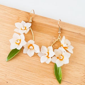 White Daffodils Narcissus Flowers with Leaves Shrink Plastic Dangled Drop Earrings, Handmade Earrings, Gift for Her, Spring Flower Earrings image 5