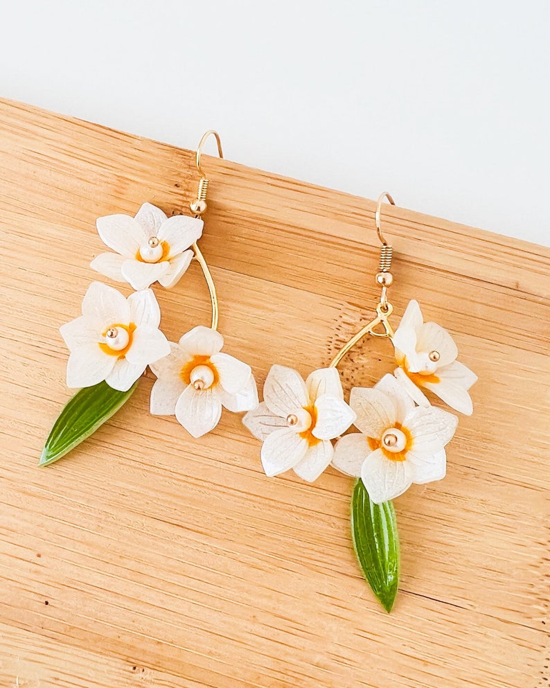 White Daffodils Narcissus Flowers with Leaves Shrink Plastic Dangled Drop Earrings, Handmade Earrings, Gift for Her, Spring Flower Earrings image 5