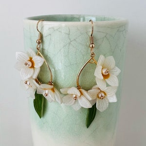 White Daffodils Narcissus Flowers with Leaves Shrink Plastic Dangled Drop Earrings, Handmade Earrings, Gift for Her, Spring Flower Earrings image 8