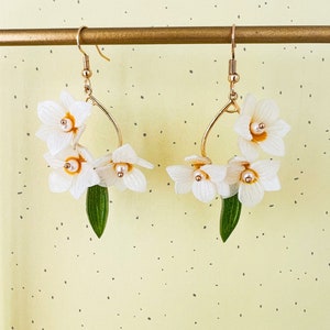 White Daffodils Narcissus Flowers with Leaves Shrink Plastic Dangled Drop Earrings, Handmade Earrings, Gift for Her, Spring Flower Earrings image 6