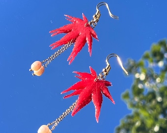 Resin Pressed Maple Leaves with Fresh Water Pearls Drop Earrings,  Handmade Earrings , Autumn Earrings, Gift for Her, Botanical Earrings