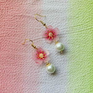 Cherry Blossom Pink Sakura Flower with Pearl Drops Japanese Earrings, Handmade Earrings, Aesthetic Earrings, Kawaii Earrings, Gift For Her