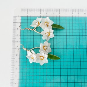 White Daffodils Narcissus Flowers with Leaves Shrink Plastic Dangled Drop Earrings, Handmade Earrings, Gift for Her, Spring Flower Earrings image 10