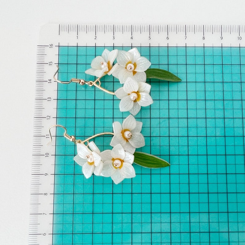 White Daffodils Narcissus Flowers with Leaves Shrink Plastic Dangled Drop Earrings, Handmade Earrings, Gift for Her, Spring Flower Earrings image 10