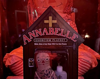 Annabelle Exorcism Playset - La bambola stregata più famosa del mondo!