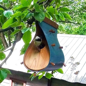 Finch Pinch Birdhouse - Handmade in Canada