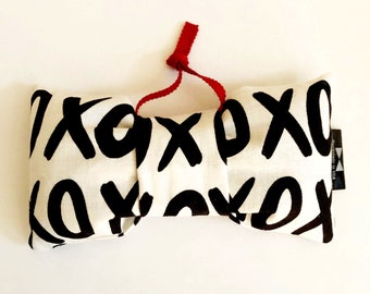 XOXO Black and White Bow Tie Lavender Sachet: Closet Aromatherapy