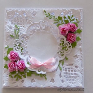 Cartão romântico em estilo vintage antigo para alguém especial, para ser personalizado, com rosas cor-de-rosa e renda.