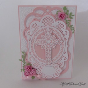 Romantische, altmodische, rosa personalisierte Karte zur Taufe, Taufe, Kommunion oder Konfirmation im Vintage-Stil, mit rosa Spitzenkreuz.