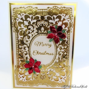 Cartão de Feliz Natal de Luxo em Estilo Vintage Antigo para Alguém Especial. Renda Dourada, Azevinho, Poinsétia.