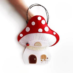 Mushroom Felt Handbag, Fairy Mushroom Pouch, Fly Agaric bag for toddler