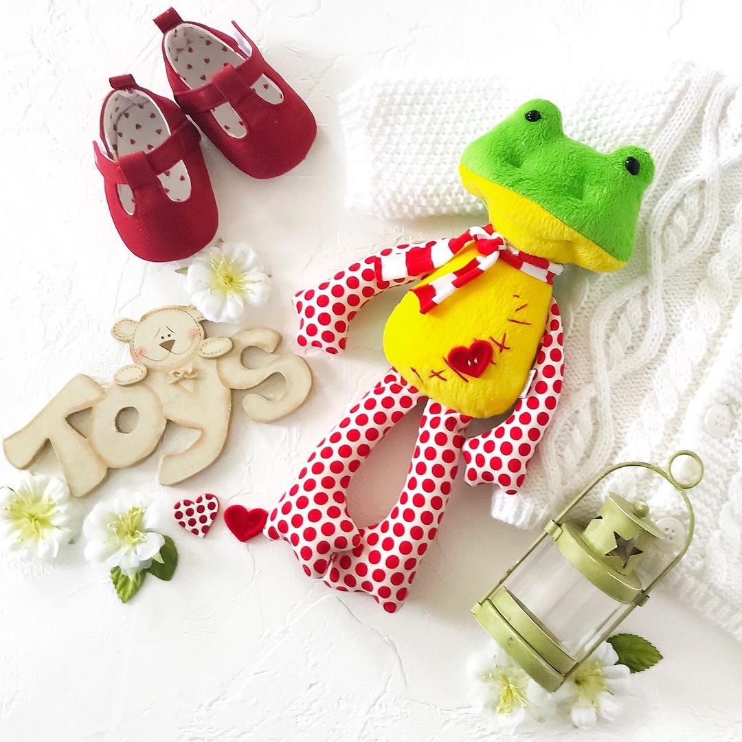 Cuddle Frog Personalized Frog Doll Stuffed Frog Plush Handmade Cuddle Plushie for ...