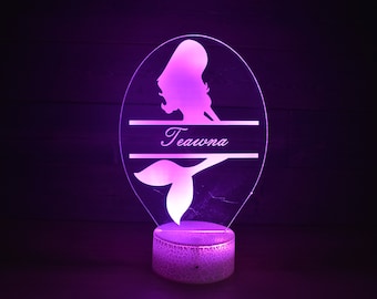 Zeemeerminlamp geïnspireerd op naampersonalisatie. LED Lamp met 16 kleuren en 4 opties.