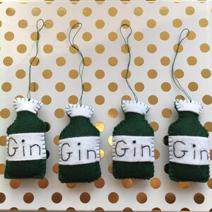 Gin decoration. Perfect for gin fans and gin lovers as a Christmas gift or all year round.