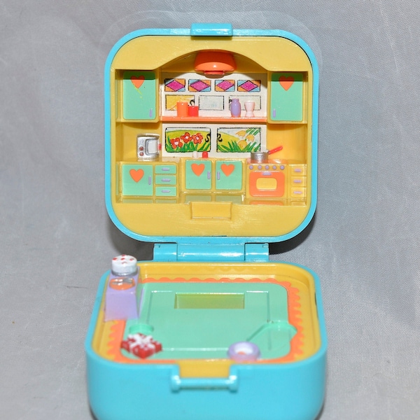 Vintage Bluebird Polly Pocket Dinnertime 1991 Ring Case ONLY no figures Blue Square compact Miniature doll playset