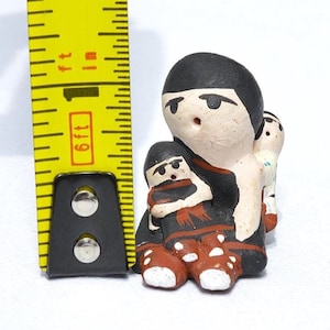 Santo Domingo Pueblo Storyteller, Native American Figurine Tenoria