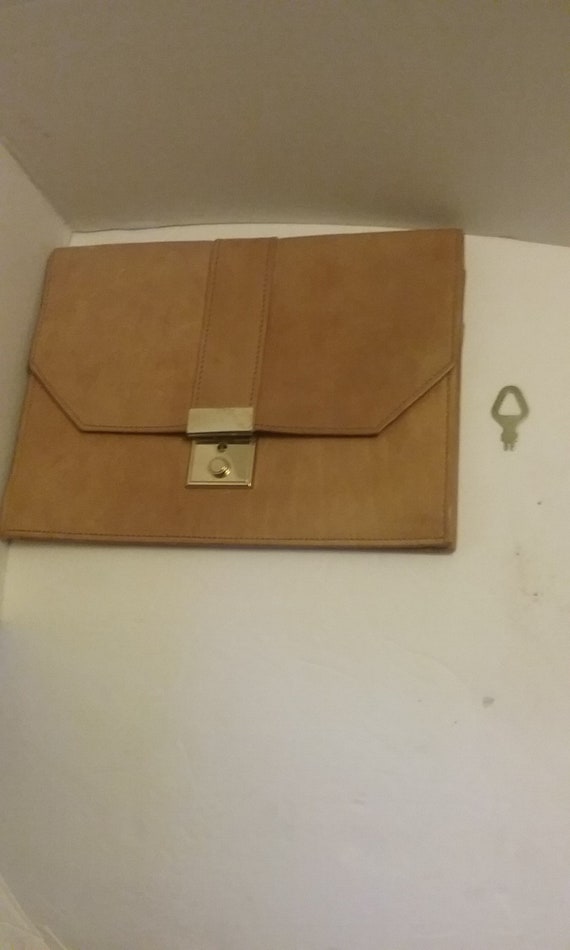 Locking Leather Clutch Purse VintageVintage Locking Leather Clutch Purse