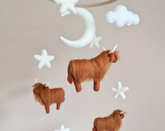 Baby mobile with highland cows, Scottish crib mobile, cow mobile, highland cot cot mobile, nursery mobile, Scottish themed baby gift