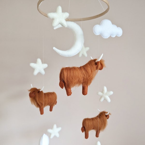 Baby mobile with highland cows, Scottish crib mobile, cow mobile, highland cot cot mobile, nursery mobile, Scottish themed baby gift