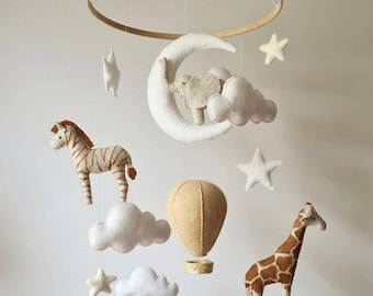 Day dreamer, gender neutral Safari baby mobile, safari crib mobile, jungle cot mobile, nursery mobile with giraffe, safari cot mobile