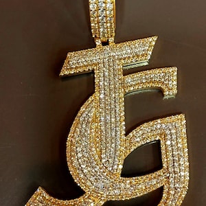 Colgante clásico JG con nombre para hombre, con diamantes simulados de 7 quilates, chapado en oro amarillo de 14 quilates. Regalo ideal para cumpleaños y aniversario.