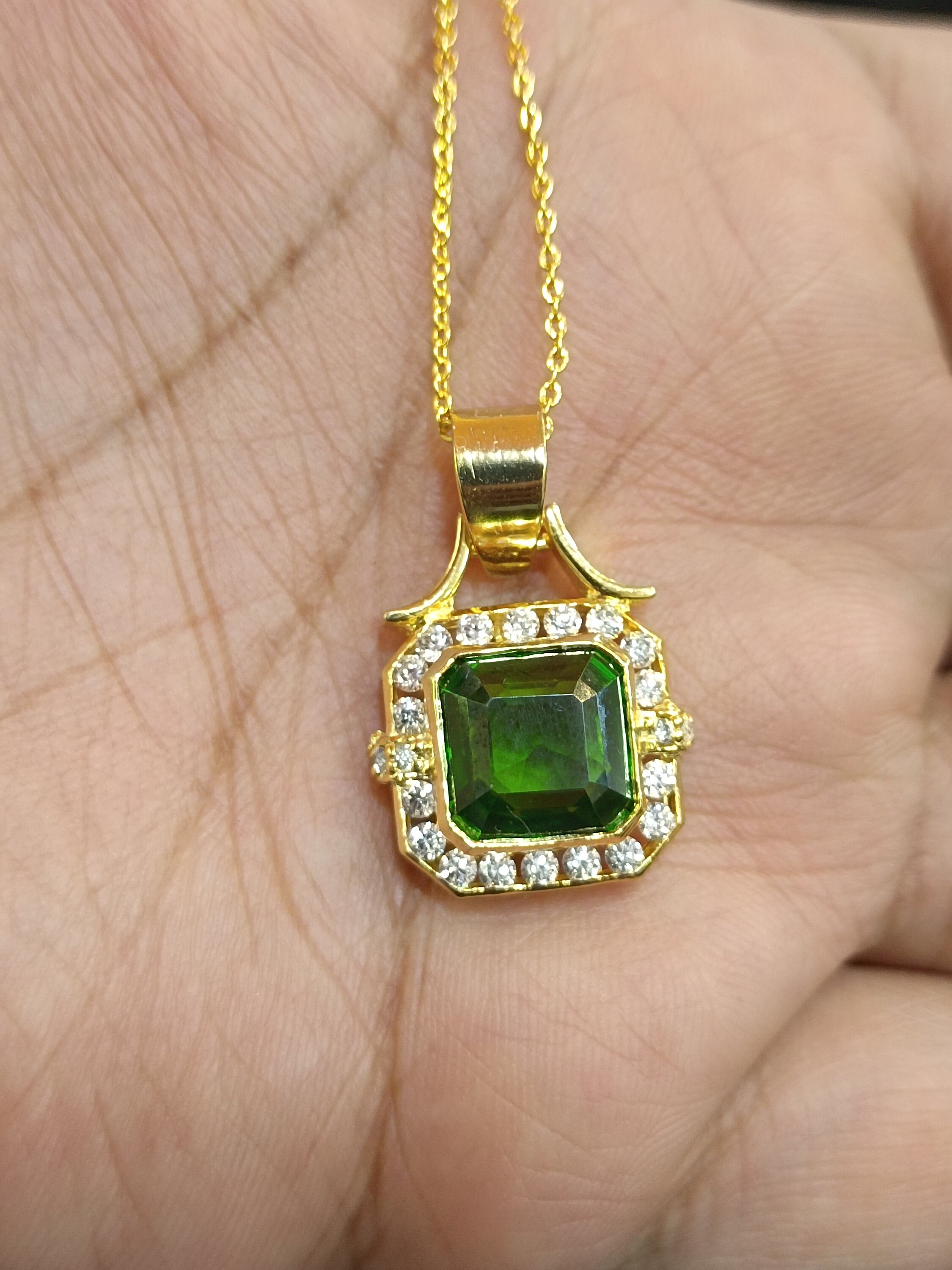 Collier Pendentif Diamant Simulé 2 Ct - Plaqué Or Jaune 14k - Chaîne 45,7 Cm - Neuf Sans Emballage