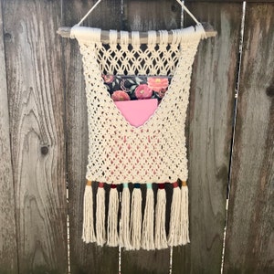 DIY MACRAME POCKET Wall Hanging Photo Tutorial Pattern, Mail Center, Book and Letter Holder, Envelope, Learn to Macrame, Macrame Beginners image 2