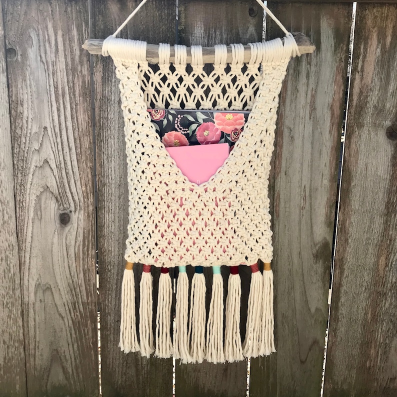 DIY MACRAME POCKET Wall Hanging Photo Tutorial Pattern, Mail Center, Book and Letter Holder, Envelope, Learn to Macrame, Macrame Beginners image 2