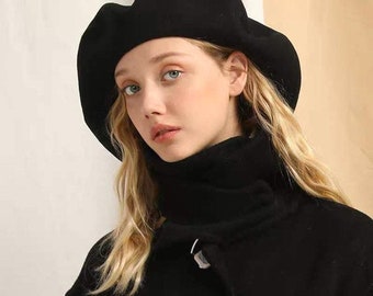 Oversized large beret for women in Black, slouchy style French Winter hats for Girls Large Sized Heads