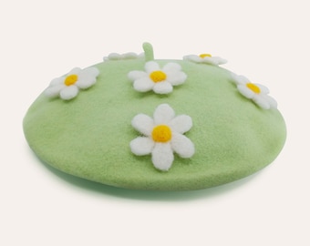 Spring Daisy Beret Green - Wool flower hat, girl french beret, handmade woman beret, woman birthday gift, warm hat winter