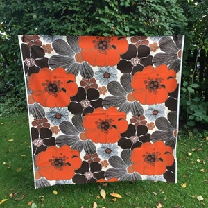 Floral fabric - 70s inspired pattern 48”