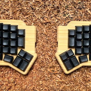 Custodia con tastiera Eco-Luxury Bamboo Redox_FT (versione Cherry MX) - Realizzata a mano, rifinita a olio con poggiapolsi integrato - Perfetta per Redox_FT