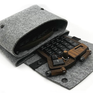 Borsa in feltro origami con tracolla – Custodia ergonomica e divisa per tastiera (2 tasche, PET riciclato)