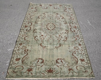 Alfombra turca vintage, área de 4.7 x 7.8 pies (142 x 239 cm), alfombra de lana lisa verde.