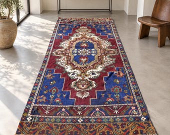 Alfombra grande de lana Konya con medallón, color rojo y azul, 1,37 x 3,20 m, alfombra turca vintage hecha a mano, anudada a mano.