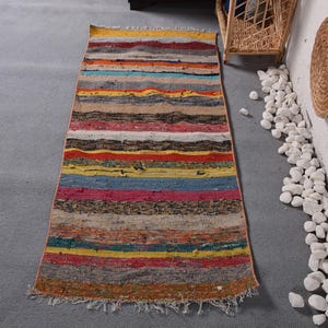 Bunt gestreifte türkische Fußmatte, handgewebter lebendiger Teppich, Boho-Dekor-Akzent, 2 x 5 ft, mehrfarbige Baumwollmischung, umweltfreundlicher Eingangsteppich