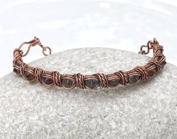 Herringbone Wire Weave Chain Bracelet with Metallic Grey Cube Beads | Woven  chain, Pretty bracelets, Chain bracelet