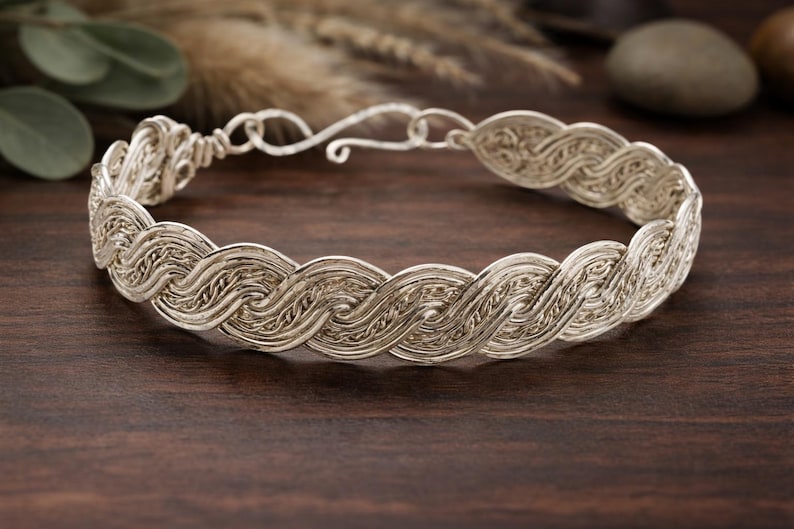 WireArtTutorials Infinity bracelet wire wrap tutorial, beading patter, DIY jewelry making, wrapping, weaving, copper art tutorial, craft image 3