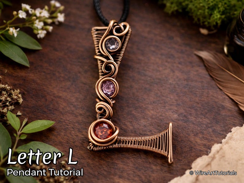 WireArtTutorials Tutorial per realizzare un ciondolo con la lettera L in filo metallico, schema di tessitura, gioielli fai da te, creazione di gioielli in cristallo, tessitura, tutorial di wire art immagine 1