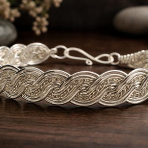 WireArtTutorials Infinity bracelet wire wrap tutorial, beading patter, DIY jewelry making, wrapping, weaving, copper art tutorial, craft image 2