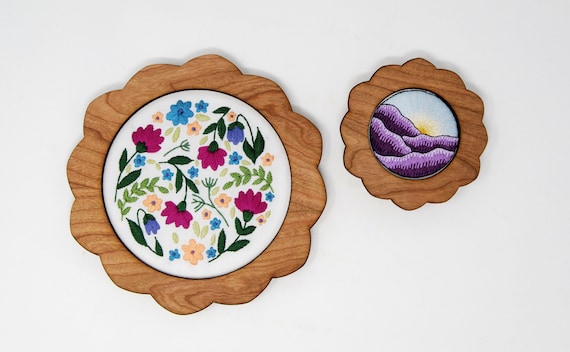 Cross Stitch Frame Scalloped/flower Embroidery Hoop Wood Decorative Display  Frame for Finished Fiber Art // Needlepoint, Crewel, Gift 