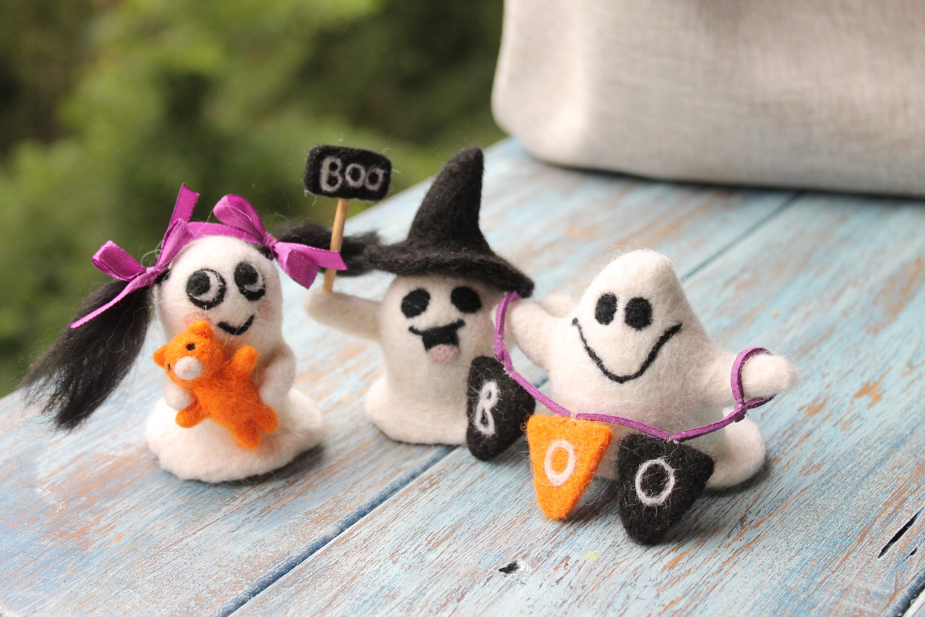 Needle felted ghostGhost halloween figurineGhost with Etsy