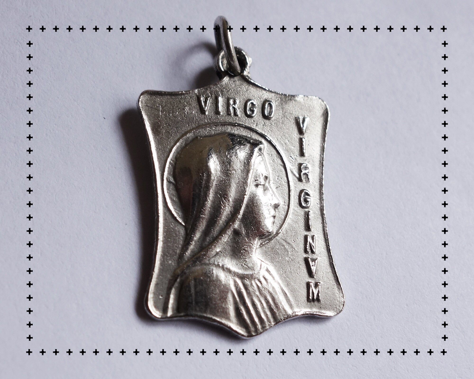 Pendentif Vintage de Vierge Marie Decor Floral Art Nouveau Chrétien Bijoux Anciens Religieux Médaill