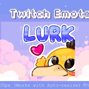 Puede incluir: Un pato amarillo con ojos marrones asoma por detrás de una burbuja de texto azul y blanca que dice "LURK". Un corazón rosa está por encima del pato. El fondo es de color morado claro con nubes blancas y rosas.